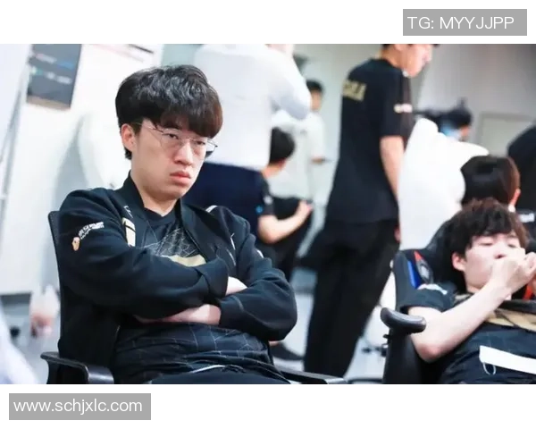 TES战术表现解析：大师赛中的策略运用与团队协作探讨